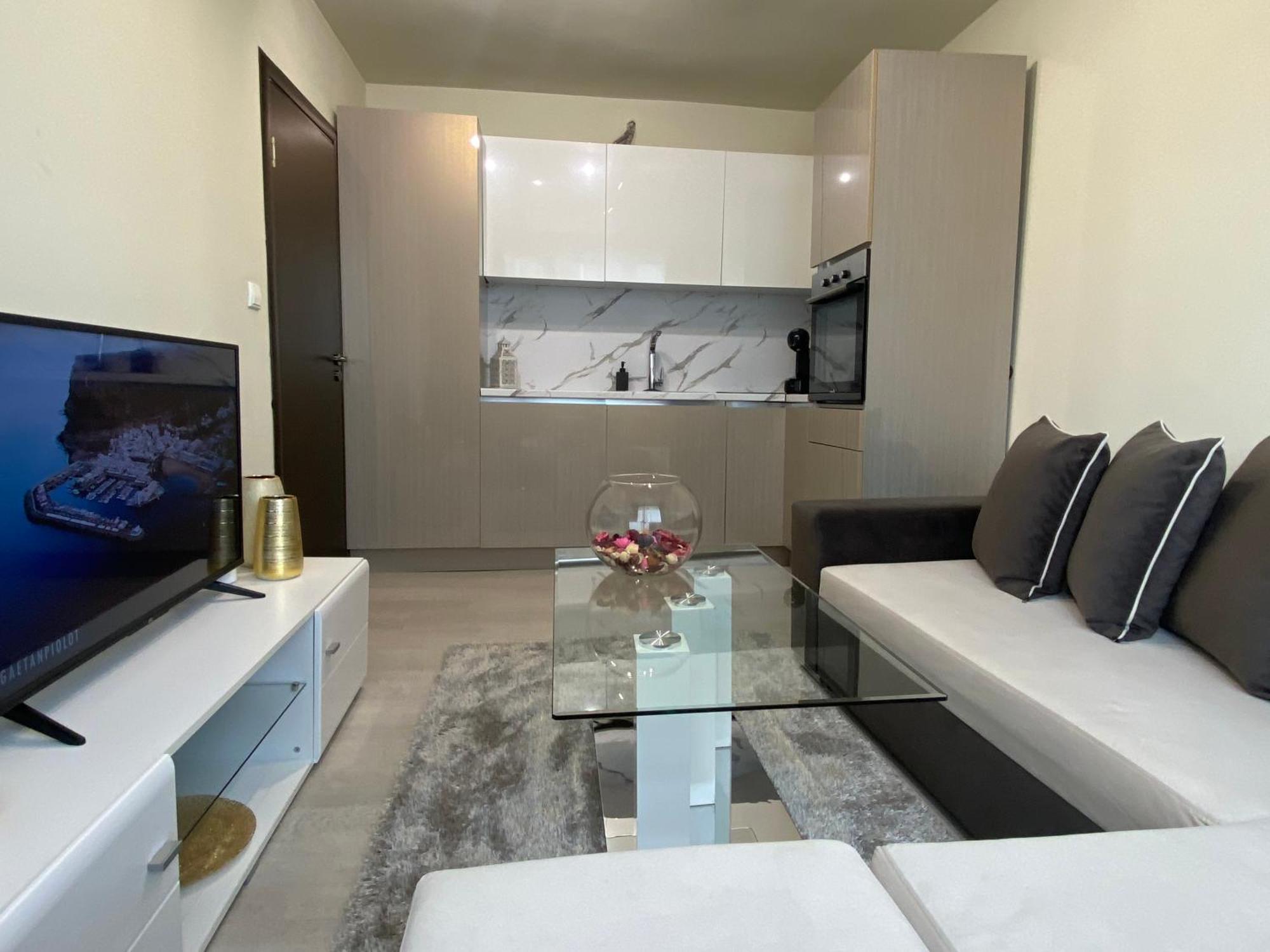 Brand New And Modern Apartment Directly Next To The Metro Station София Екстериор снимка